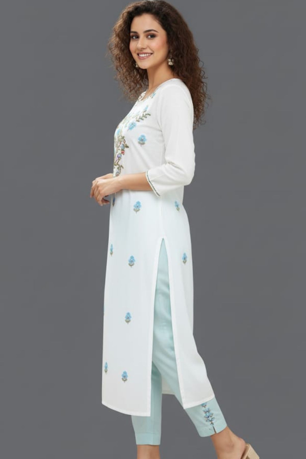 This green floral kurti brings freshness and charm together. Soft fabric, breezy design, and effortless style for your everyday elegance. (13)